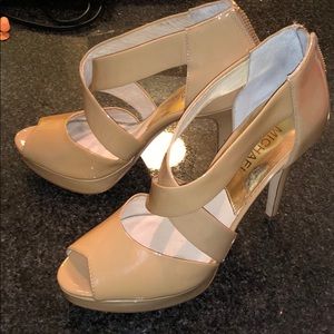New Michael Kors tan heels size 6